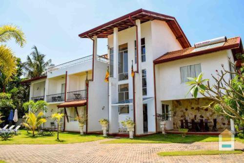 Rainbow Lagoon Resort Negombo Exterior photo