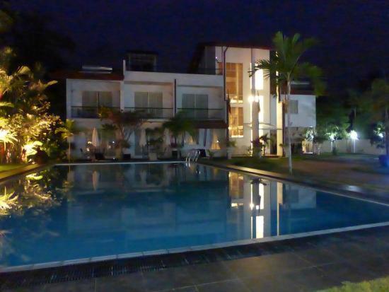 Rainbow Lagoon Resort Negombo Exterior photo